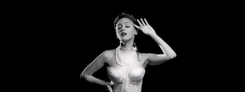 Phyllisia Ross – Pi Bon